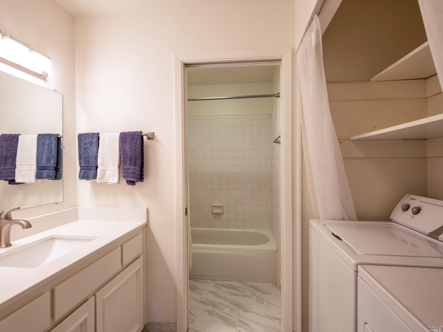 Detail Gallery Image 15 of 33 For 554 Seaver Dr, Mill Valley,  CA 94941 - 1 Beds | 1 Baths