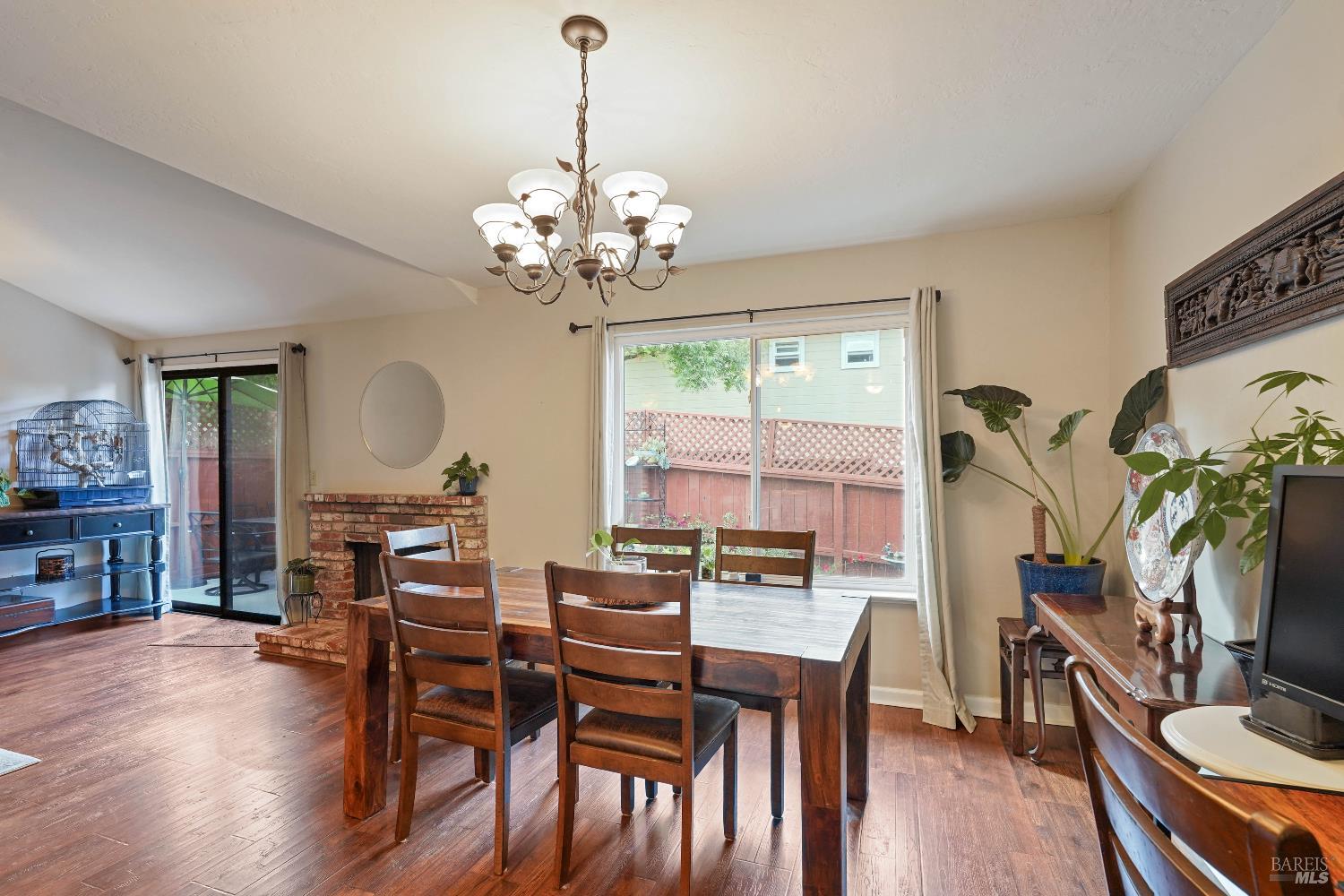 Detail Gallery Image 10 of 38 For 1781 Lindo St, Benicia,  CA 94510 - 2 Beds | 2 Baths