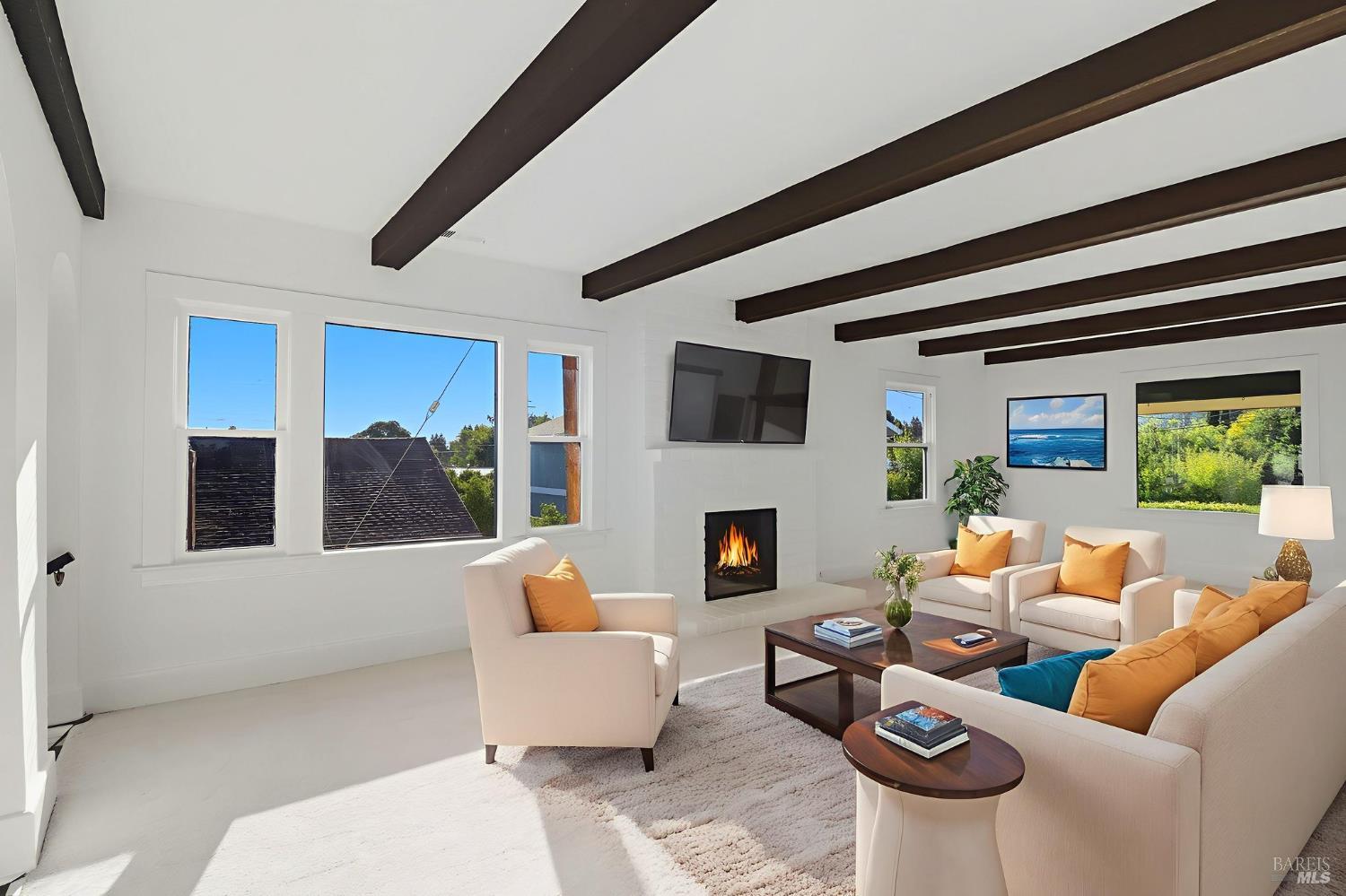 Detail Gallery Image 8 of 40 For 2094 Center Rd, Novato,  CA 94947 - 4 Beds | 2 Baths