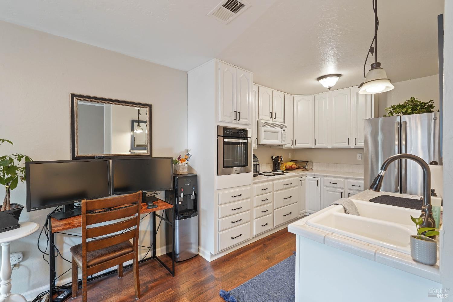 Detail Gallery Image 13 of 38 For 1781 Lindo St, Benicia,  CA 94510 - 2 Beds | 2 Baths