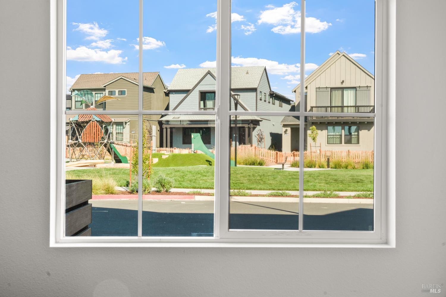 Detail Gallery Image 6 of 21 For 225 Wellness Way, Rohnert Park,  CA 94928 - 3 Beds | 3 Baths