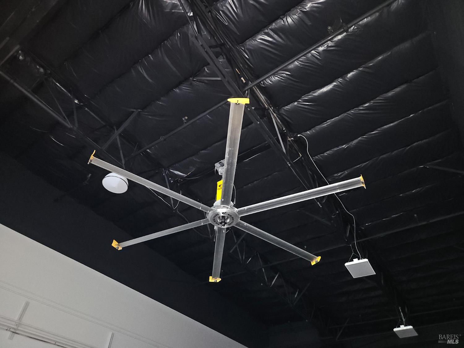 Detail Gallery Image 5 of 6 For 4330 Redwood Hwy #200,  San Rafael,  CA 94903 - – Beds | – Baths