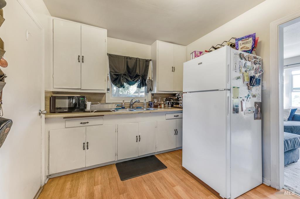 Detail Gallery Image 17 of 25 For 7600 Bodega Ave, Sebastopol,  CA 95472 - 7 Beds | 4 Baths