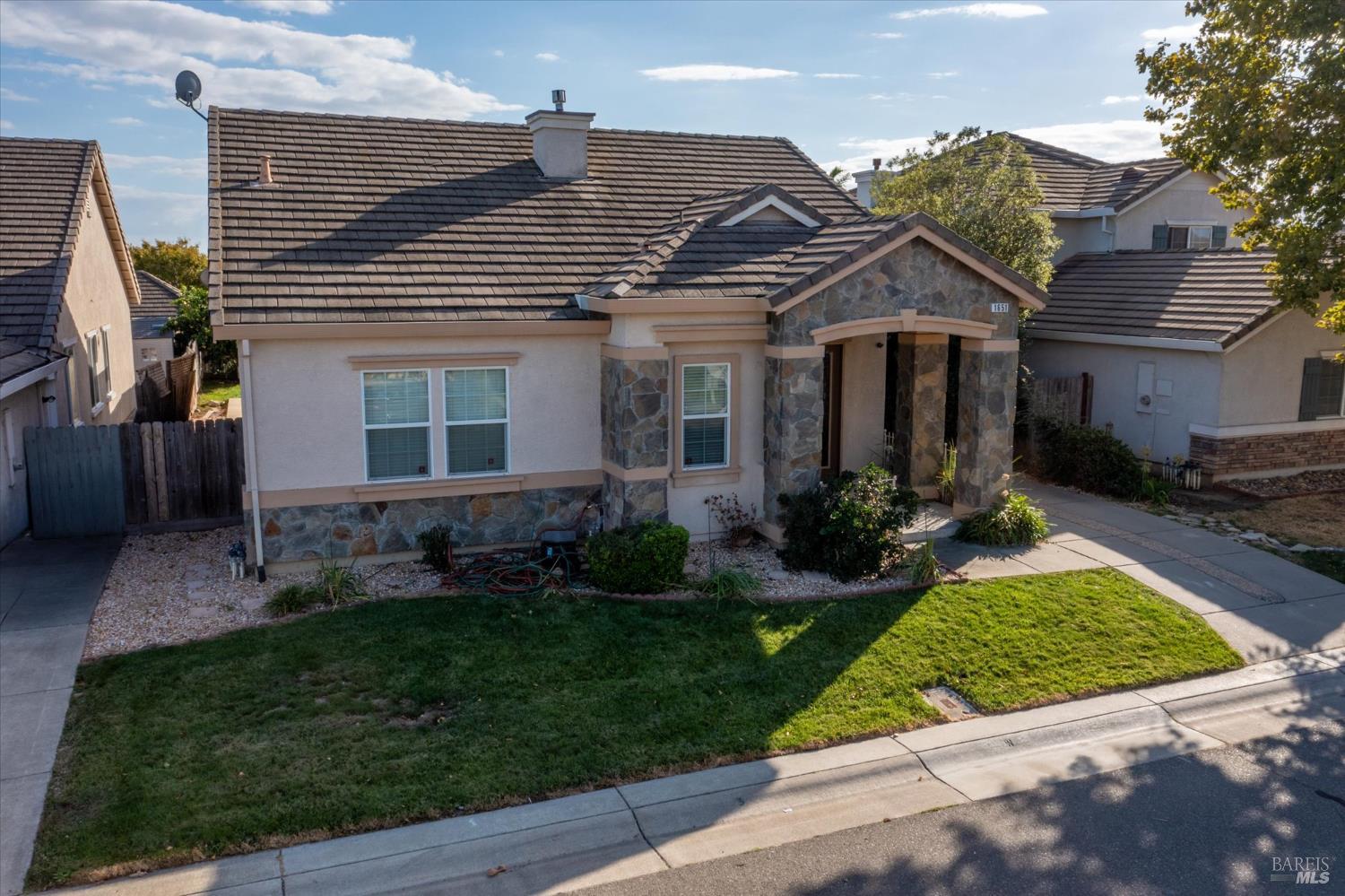 Detail Gallery Image 7 of 55 For 1651 Little Rock Cir, Suisun City,  CA 94585 - 3 Beds | 2 Baths