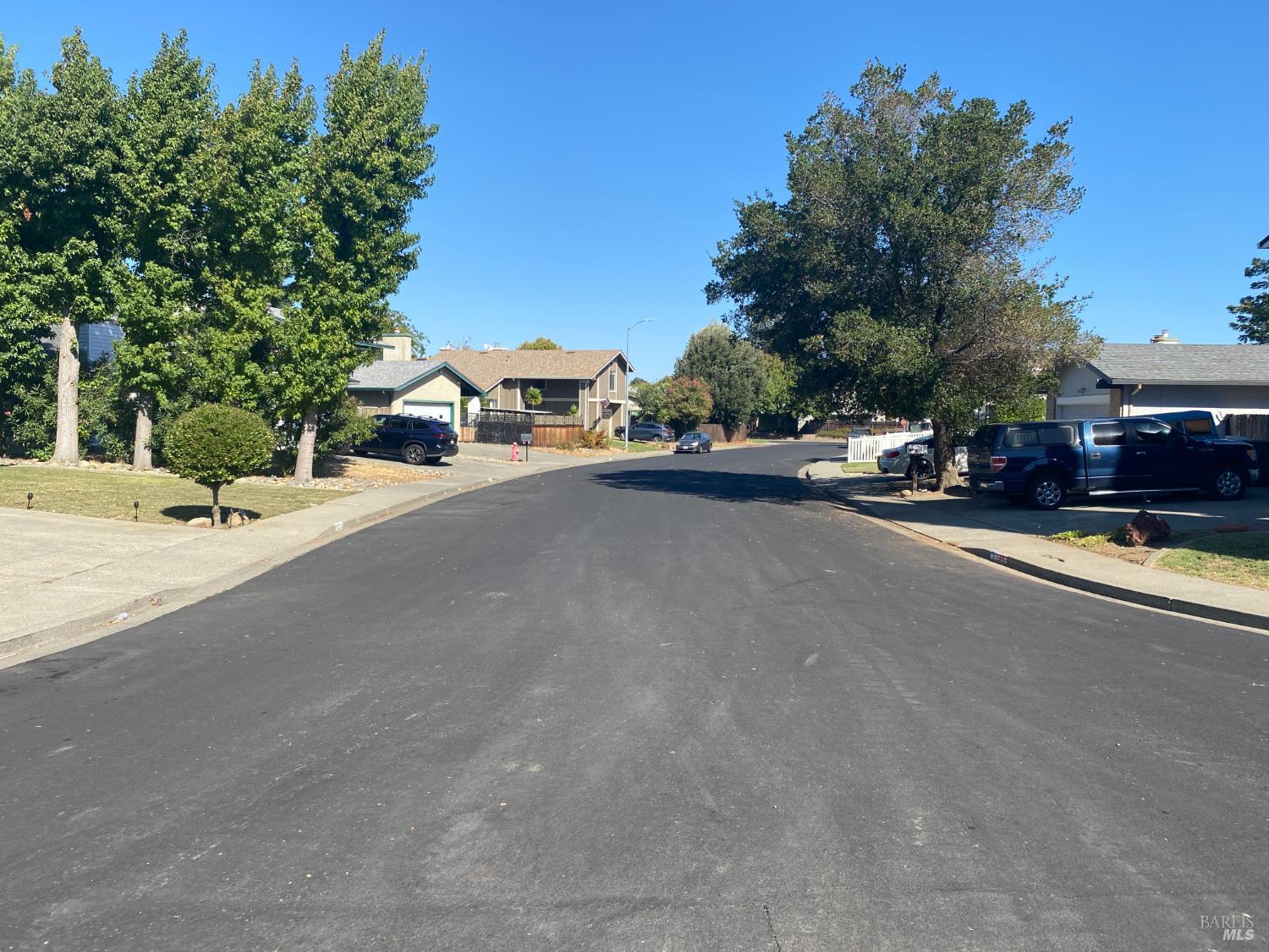 Detail Gallery Image 8 of 12 For 137 Valhalla Ct, Vacaville,  CA 95687 - 4 Beds | 2/1 Baths