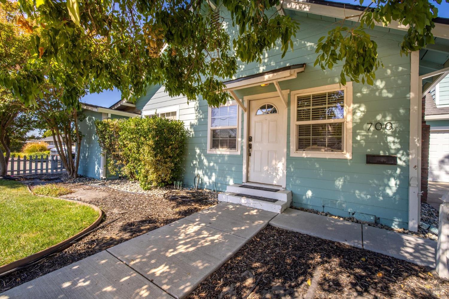 Detail Gallery Image 6 of 50 For 700 W a St, Dixon,  CA 95620 - 3 Beds | 1 Baths