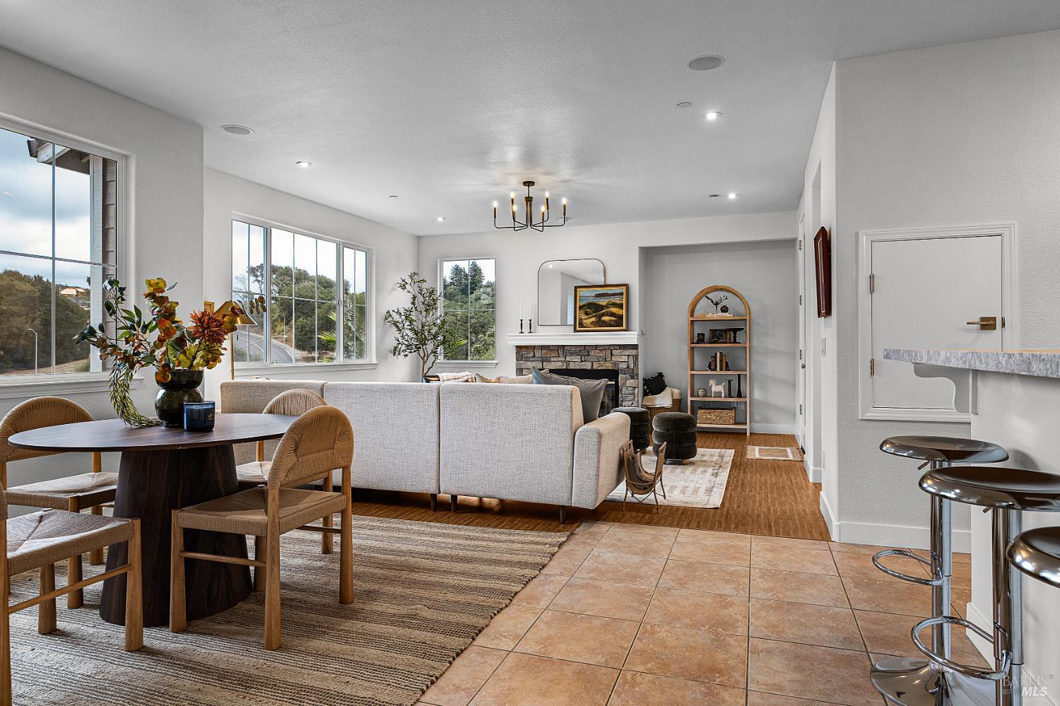 Detail Gallery Image 18 of 71 For 3428 Lake Park Ct, Santa Rosa,  CA 95403 - 4 Beds | 3/1 Baths