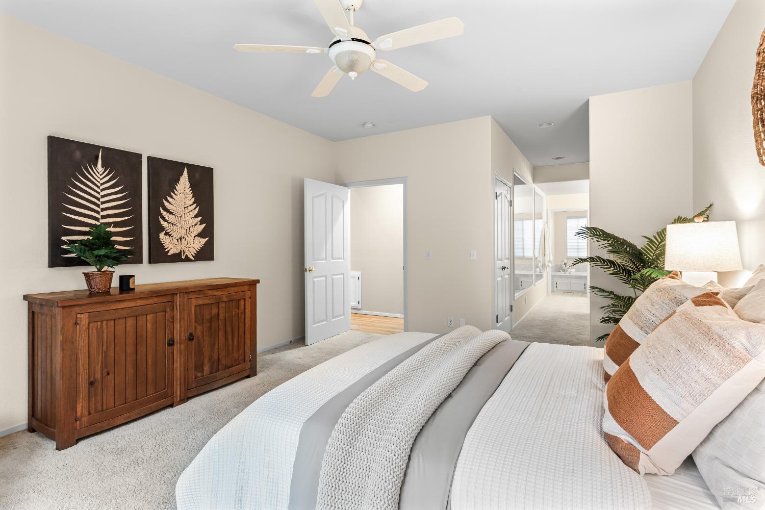 Detail Gallery Image 20 of 36 For 906 Woodlake Dr, Santa Rosa,  CA 95405 - 3 Beds | 2/1 Baths