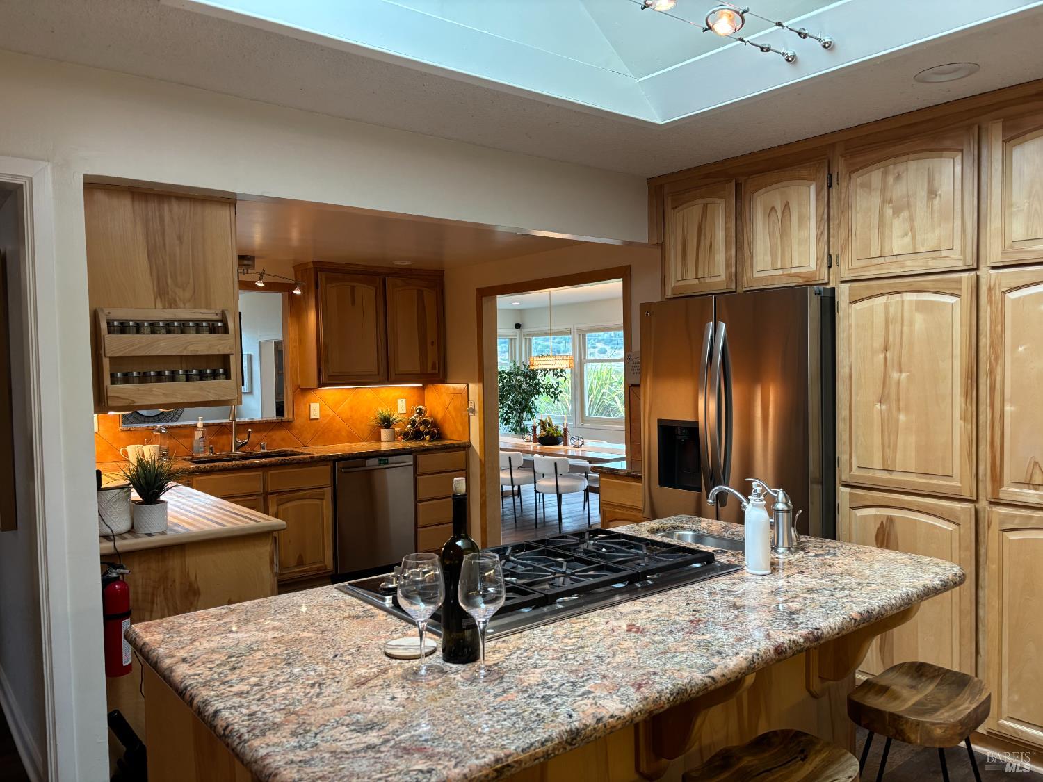 Detail Gallery Image 7 of 28 For 133 Montego Key, Novato,  CA 94949 - 3 Beds | 3 Baths