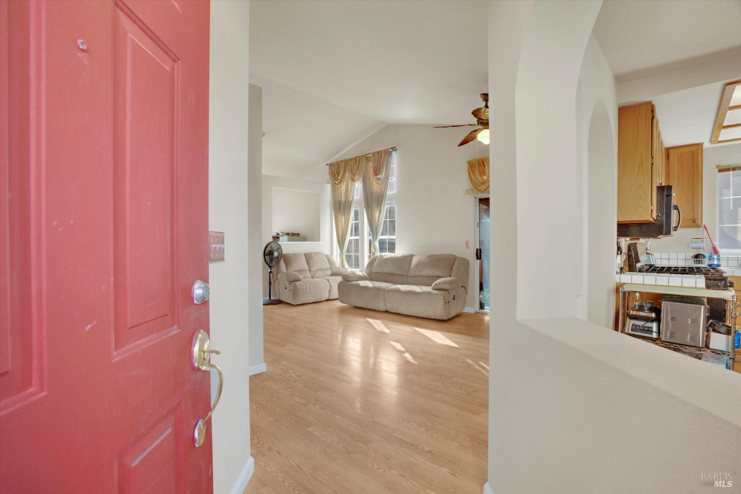 Detail Gallery Image 8 of 41 For 414 Bauman Dr, Suisun City,  CA 94585 - 3 Beds | 2 Baths