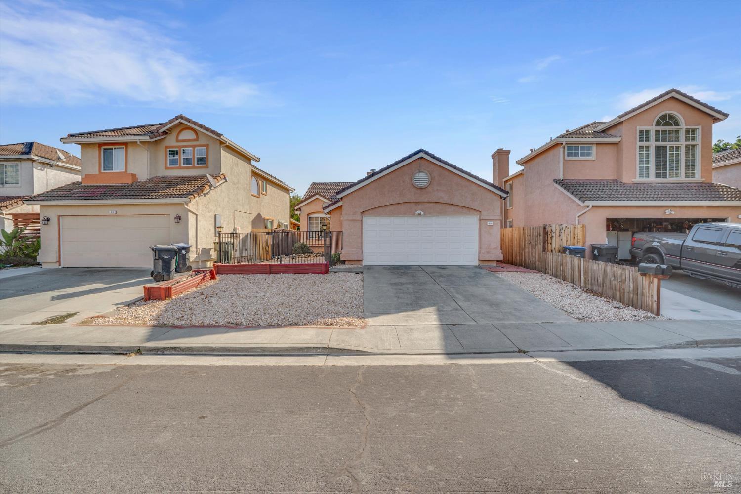 Detail Gallery Image 3 of 41 For 414 Bauman Dr, Suisun City,  CA 94585 - 3 Beds | 2 Baths