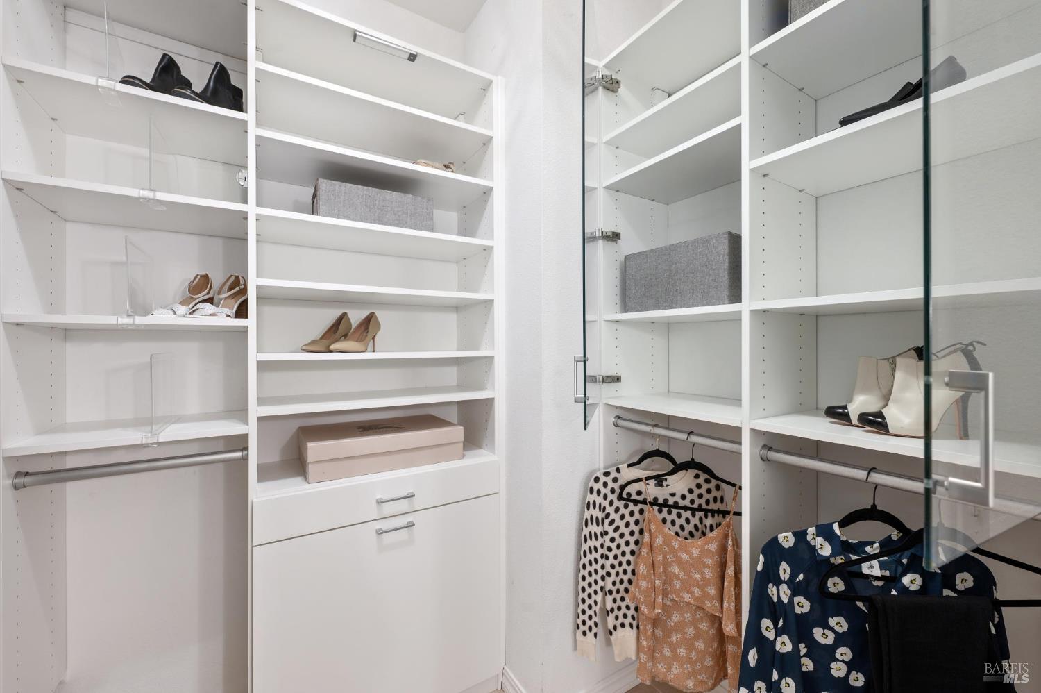 Detail Gallery Image 35 of 54 For 121 Eucalyptus Knoll St, Mill Valley,  CA 94941 - 2 Beds | 2 Baths