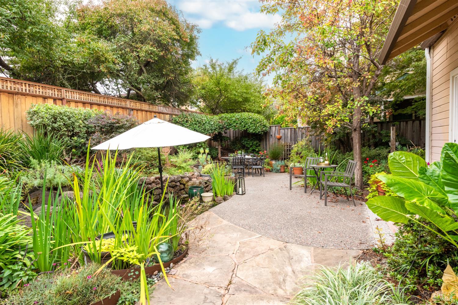 Detail Gallery Image 35 of 36 For 906 Woodlake Dr, Santa Rosa,  CA 95405 - 3 Beds | 2/1 Baths