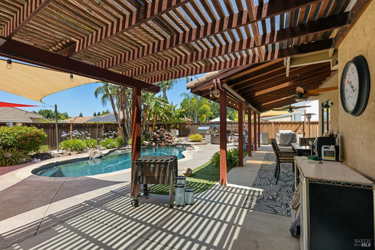 Detail Gallery Image 42 of 56 For 206 Willow Green Way, Vacaville,  CA 95687 - 5 Beds | 3 Baths