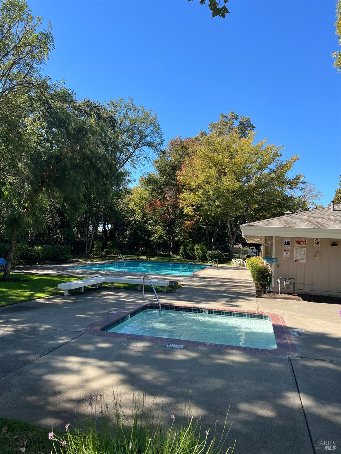 Detail Gallery Image 8 of 16 For 28 Belvedere Ct, Napa,  CA 94559 - 3 Beds | 2 Baths