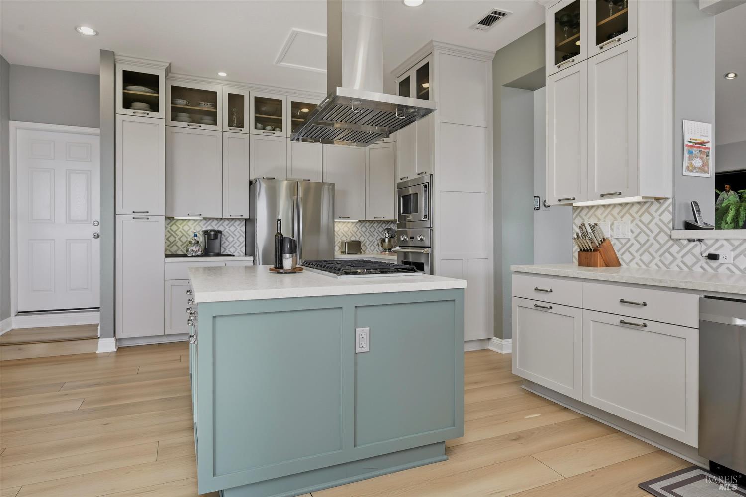 Detail Gallery Image 21 of 79 For 18530 Glenwood Rd, Hidden Valley Lake,  CA 95467 - 3 Beds | 3/1 Baths