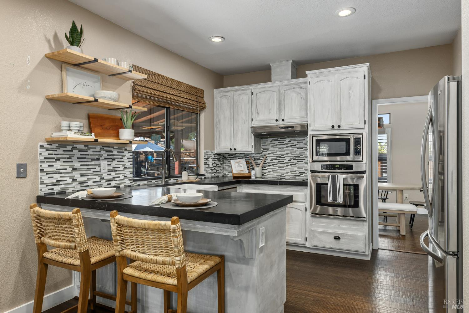 Detail Gallery Image 16 of 56 For 206 Willow Green Way, Vacaville,  CA 95687 - 5 Beds | 3 Baths