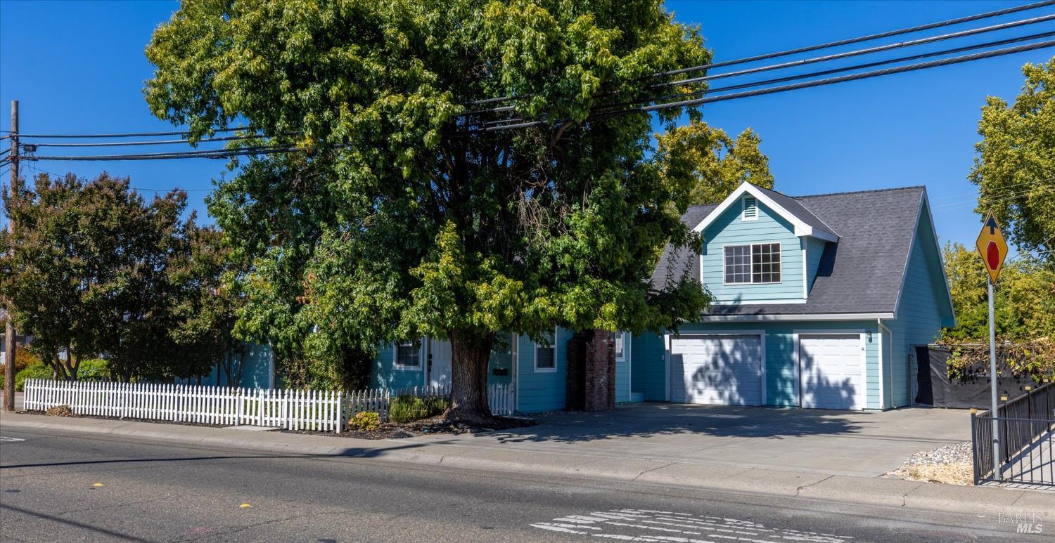 Detail Gallery Image 3 of 50 For 700 W a St, Dixon,  CA 95620 - 3 Beds | 1 Baths