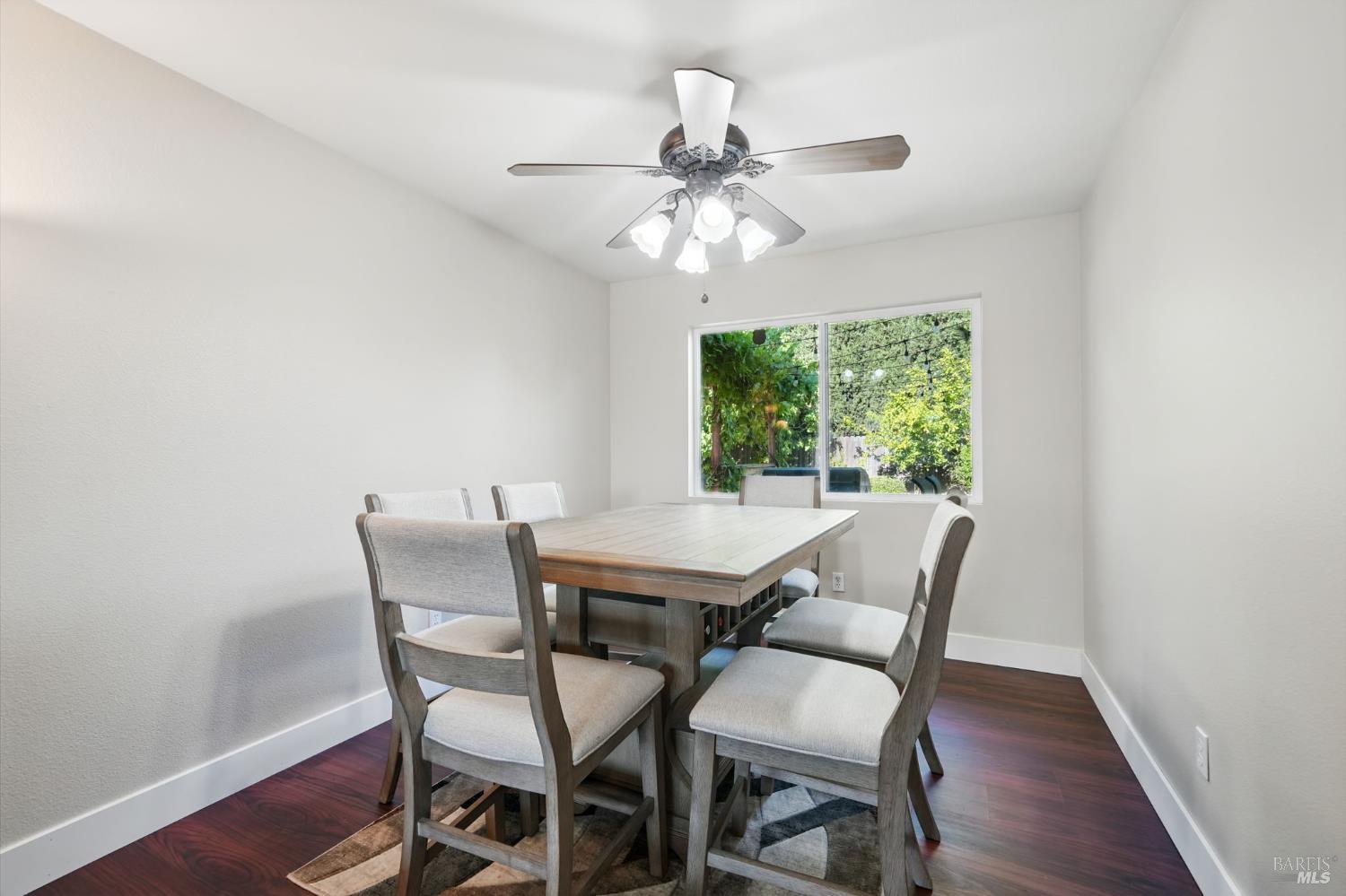 Detail Gallery Image 5 of 25 For 819 Bluejay Dr, Suisun City,  CA 94585 - 4 Beds | 2/1 Baths