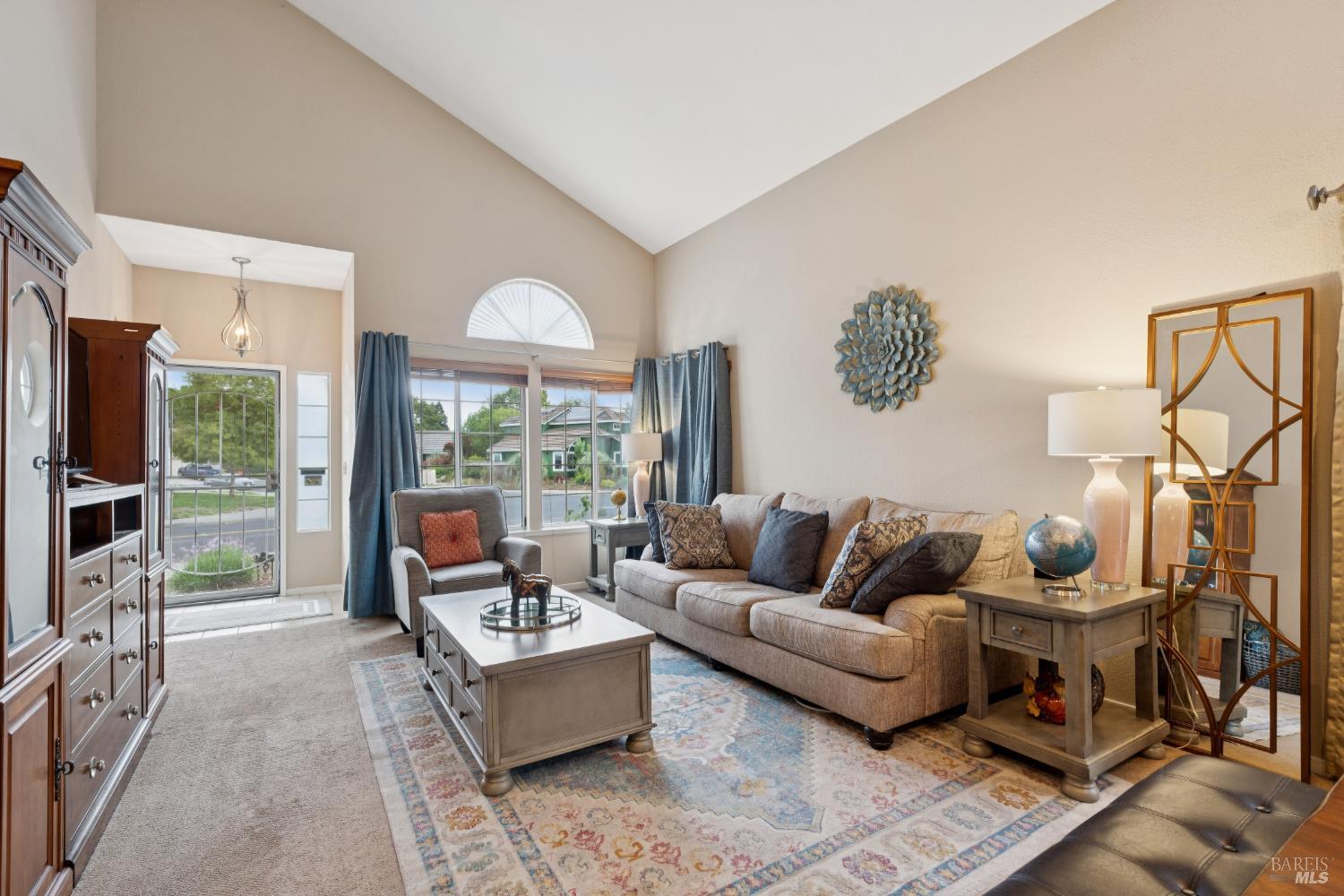 Detail Gallery Image 8 of 56 For 8501 Shadetree Dr, Windsor,  CA 95492 - 4 Beds | 3 Baths