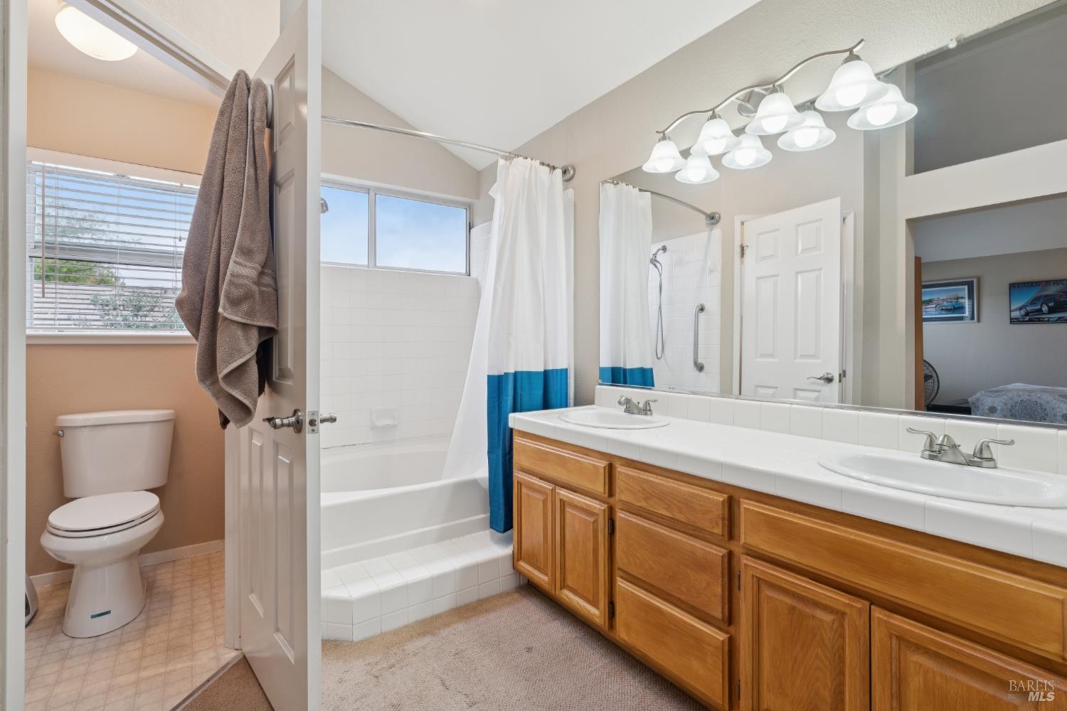 Detail Gallery Image 32 of 56 For 8501 Shadetree Dr, Windsor,  CA 95492 - 4 Beds | 3 Baths