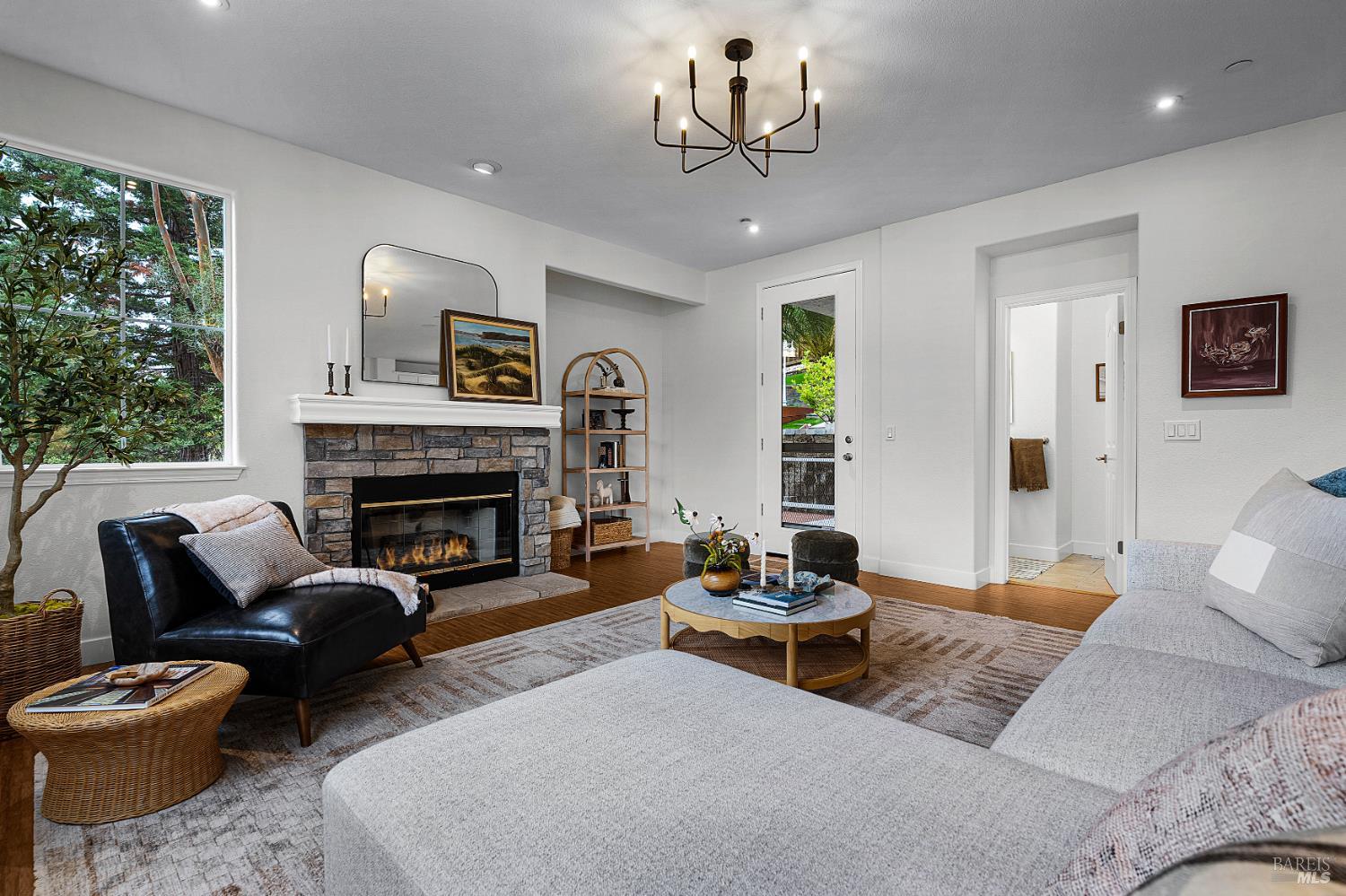 Detail Gallery Image 7 of 71 For 3428 Lake Park Ct, Santa Rosa,  CA 95403 - 4 Beds | 3/1 Baths