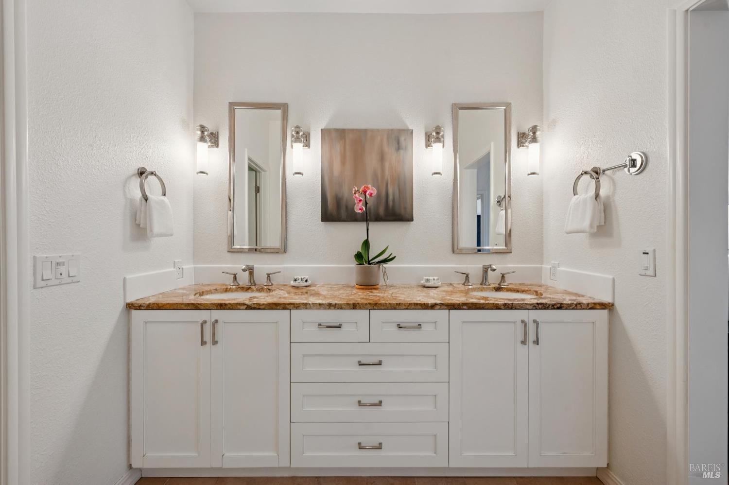 Detail Gallery Image 33 of 54 For 121 Eucalyptus Knoll St, Mill Valley,  CA 94941 - 2 Beds | 2 Baths