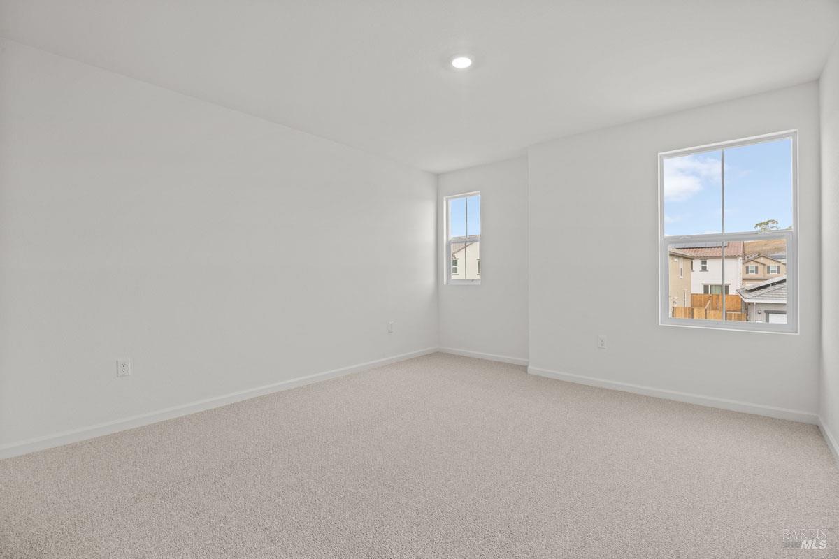 Detail Gallery Image 11 of 18 For 5420 Riverview Ln, Antioch,  CA 94531 - 4 Beds | 3 Baths