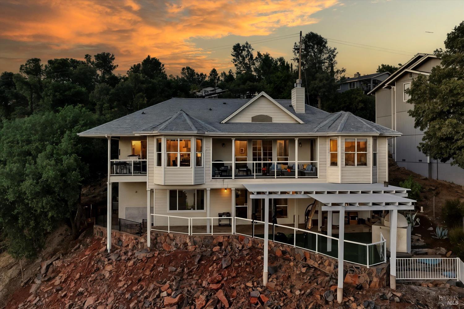 Detail Gallery Image 2 of 79 For 18530 Glenwood Rd, Hidden Valley Lake,  CA 95467 - 3 Beds | 3/1 Baths