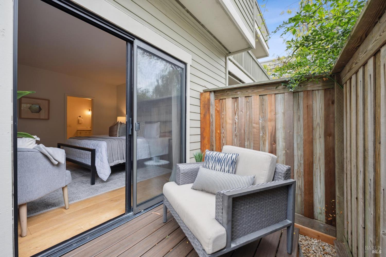 Detail Gallery Image 30 of 54 For 121 Eucalyptus Knoll St, Mill Valley,  CA 94941 - 2 Beds | 2 Baths