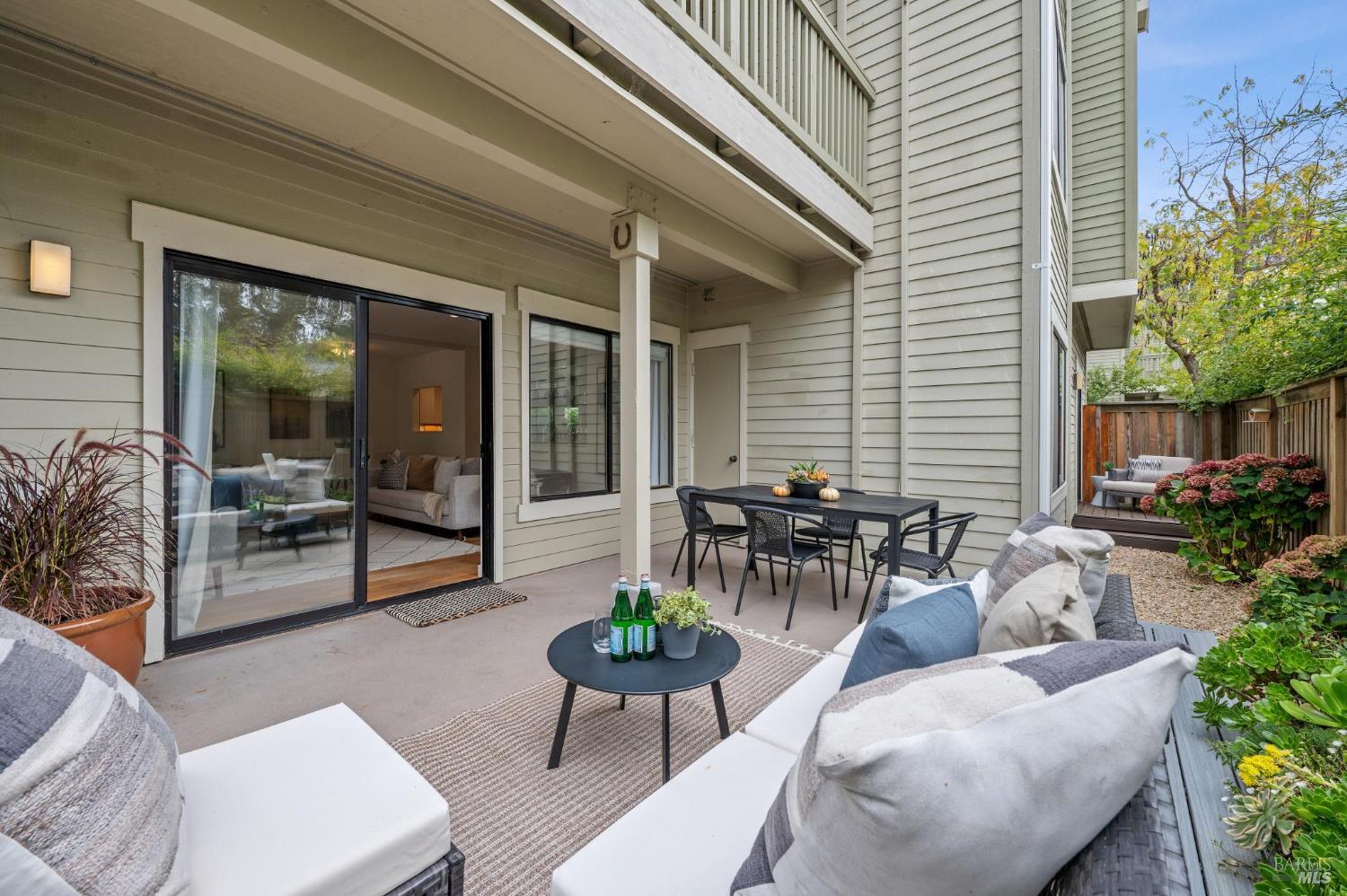 Detail Gallery Image 23 of 54 For 121 Eucalyptus Knoll St, Mill Valley,  CA 94941 - 2 Beds | 2 Baths