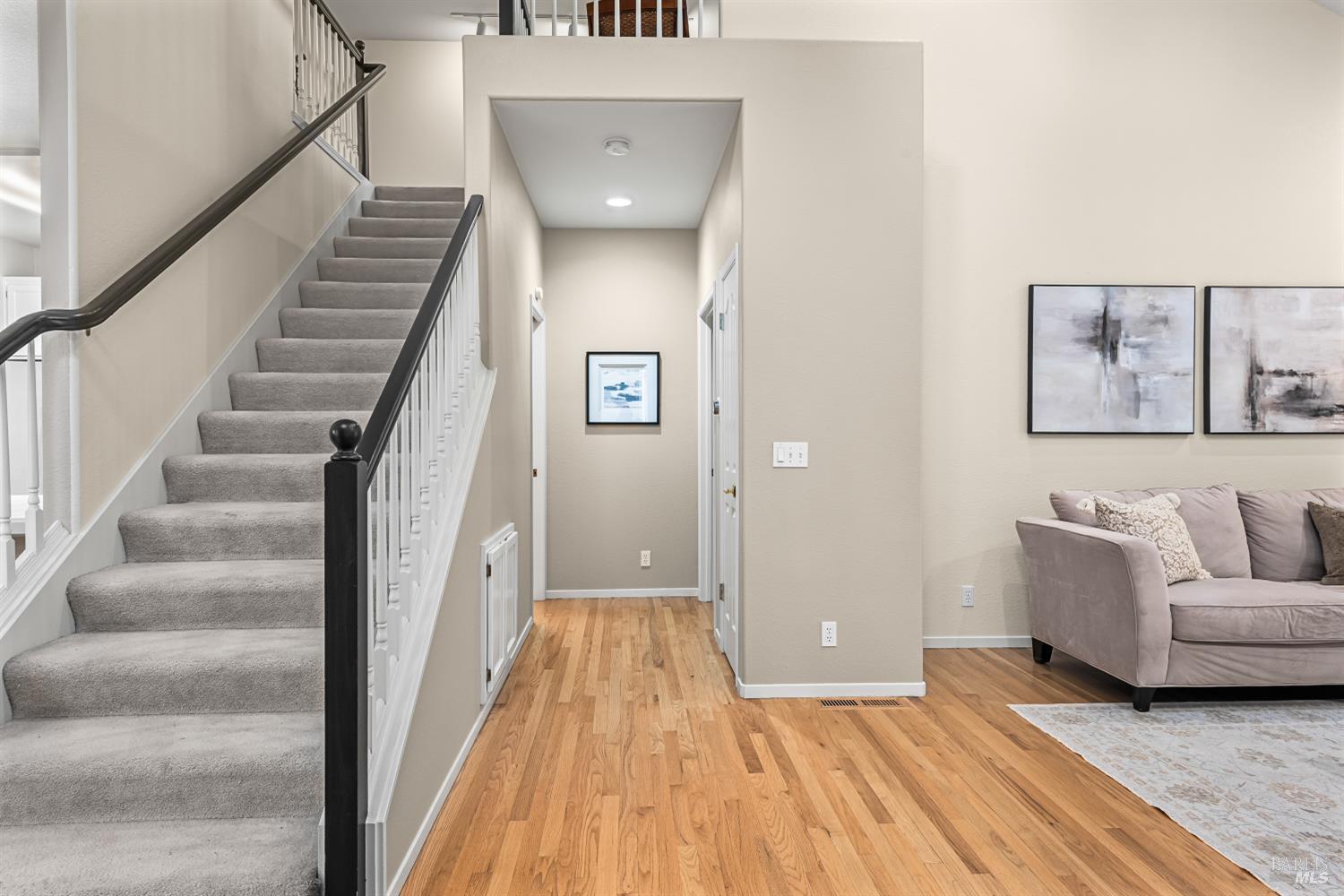 Detail Gallery Image 3 of 36 For 906 Woodlake Dr, Santa Rosa,  CA 95405 - 3 Beds | 2/1 Baths