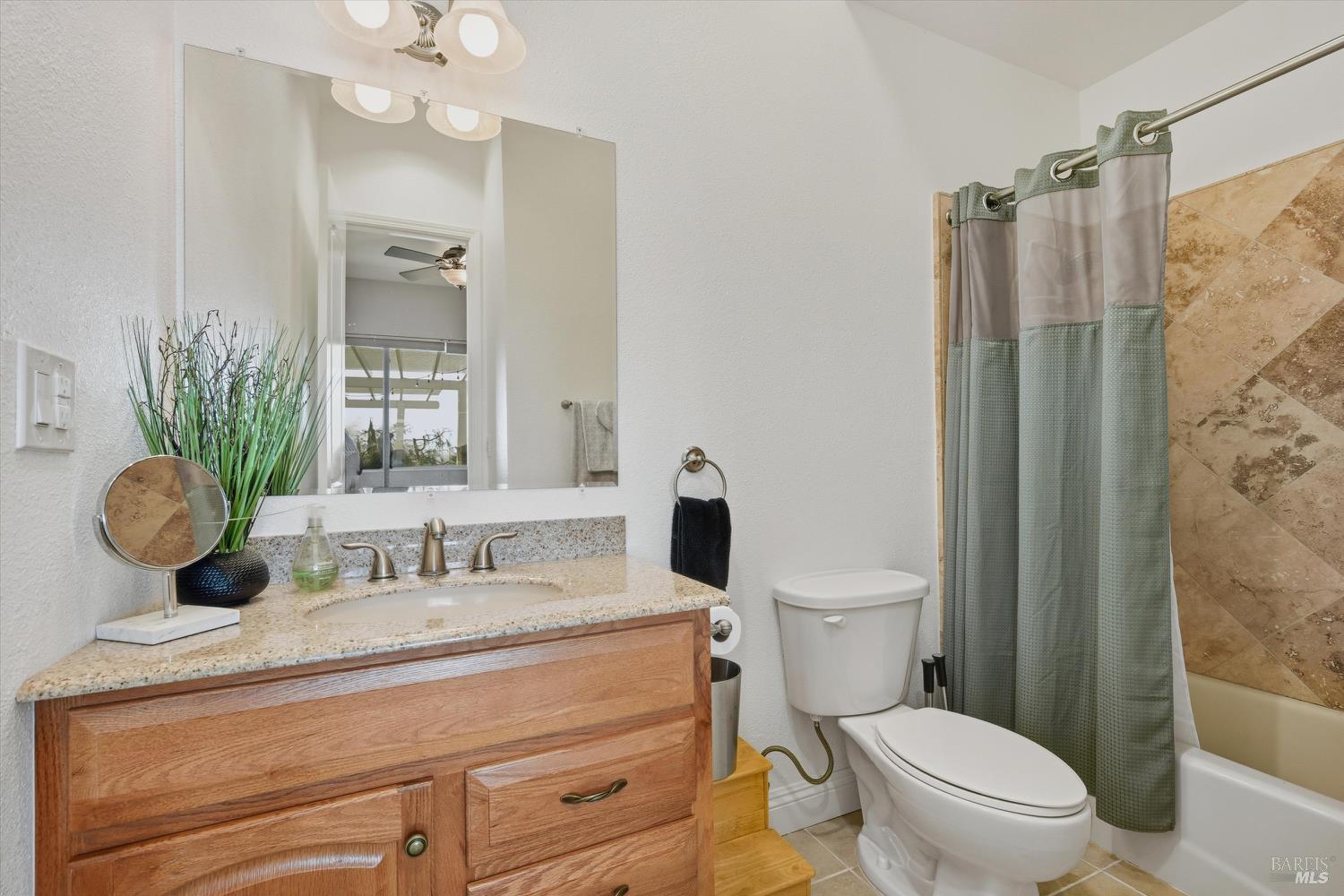 Detail Gallery Image 44 of 79 For 18530 Glenwood Rd, Hidden Valley Lake,  CA 95467 - 3 Beds | 3/1 Baths
