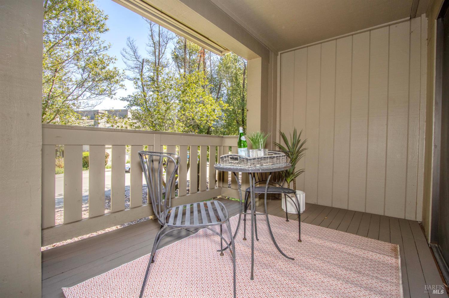 Detail Gallery Image 10 of 29 For 230 Pelican Ln, Novato,  CA 94949 - 3 Beds | 2/1 Baths