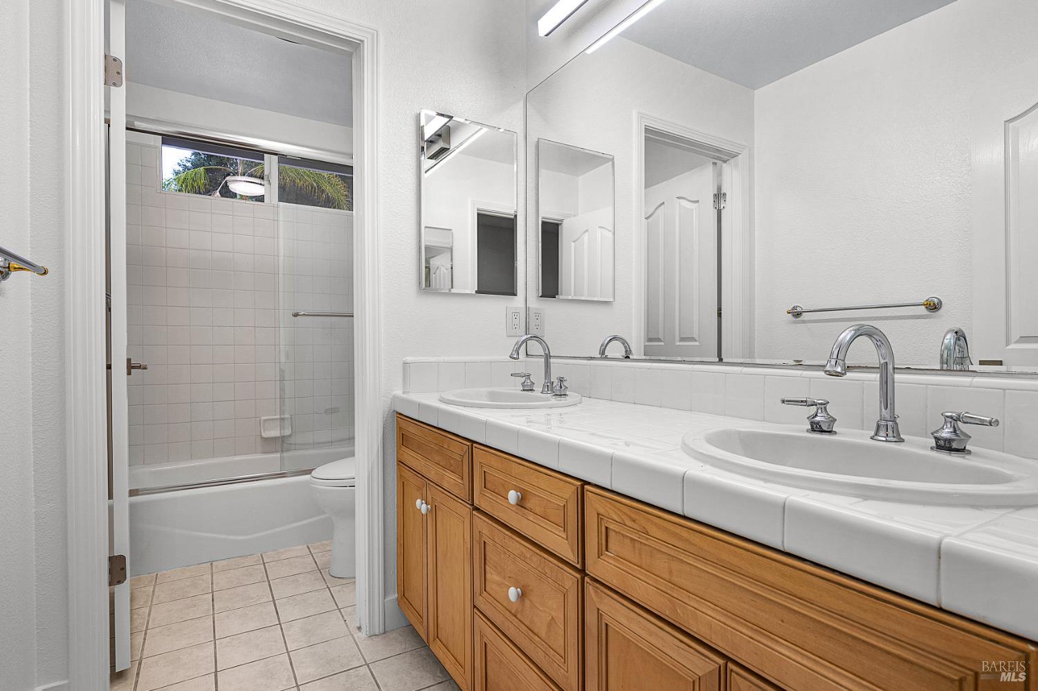 Detail Gallery Image 43 of 71 For 3428 Lake Park Ct, Santa Rosa,  CA 95403 - 4 Beds | 3/1 Baths