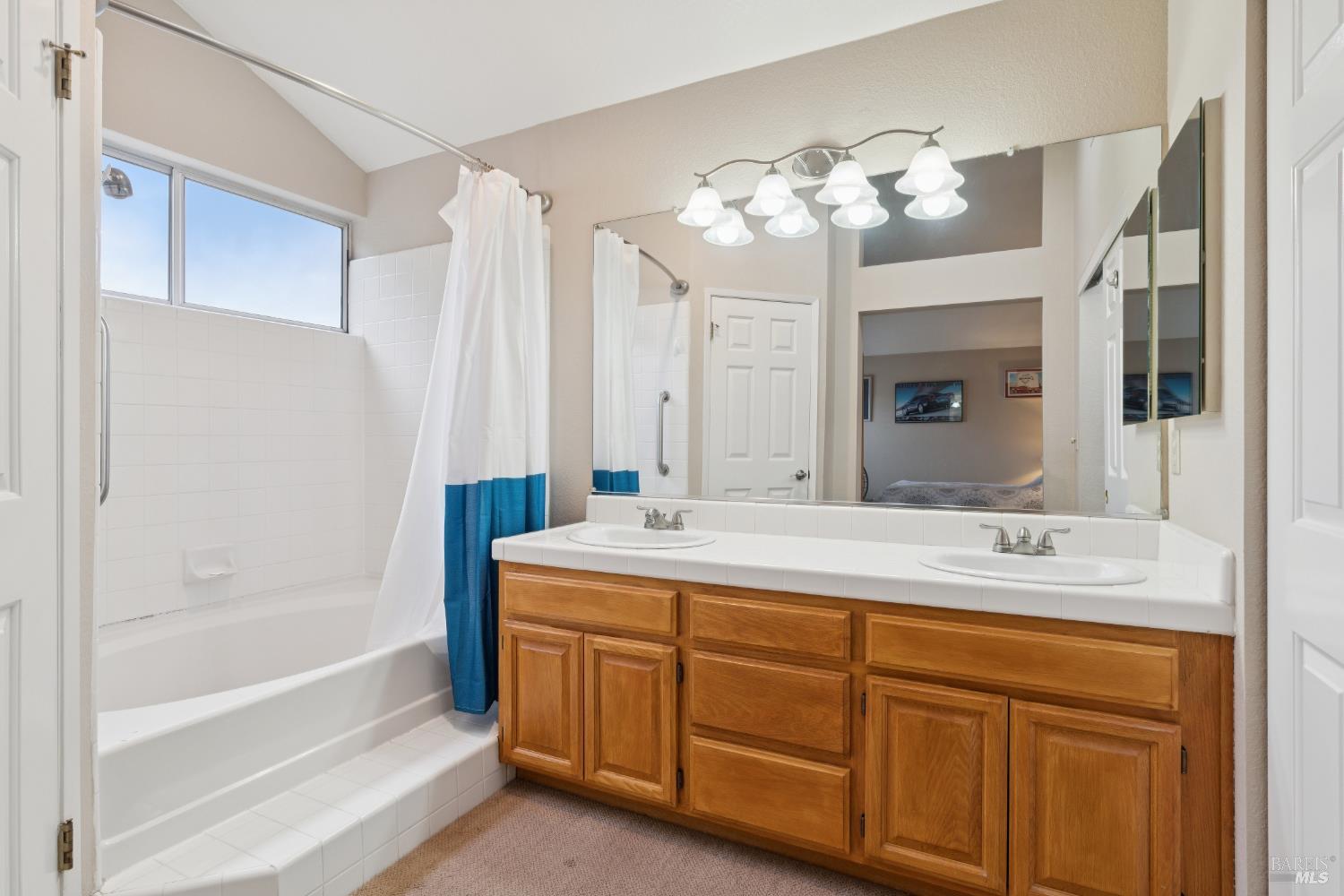 Detail Gallery Image 33 of 56 For 8501 Shadetree Dr, Windsor,  CA 95492 - 4 Beds | 3 Baths