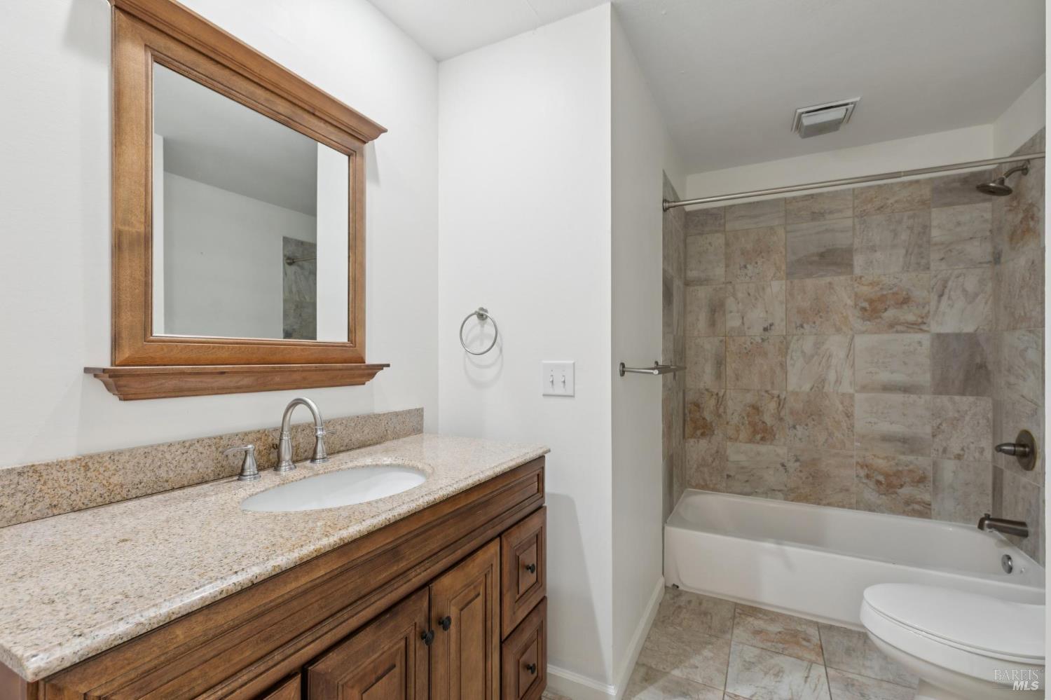 Detail Gallery Image 16 of 33 For 602 Marylyn Cir, Petaluma,  CA 94954 - 3 Beds | 2/1 Baths