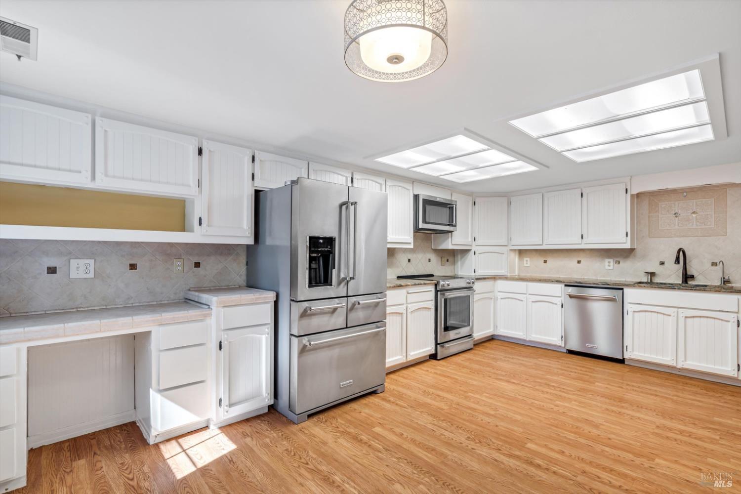 Detail Gallery Image 6 of 29 For 7980 Buckingham Ct, Kelseyville,  CA 95451 - 3 Beds | 2/1 Baths