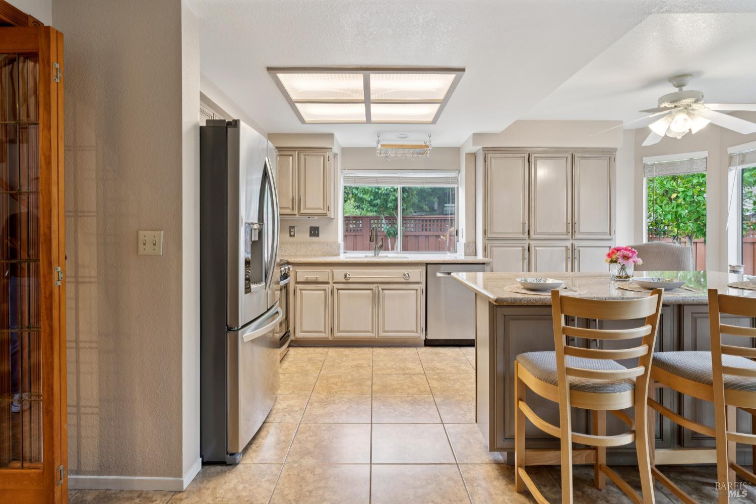 Detail Gallery Image 20 of 56 For 8501 Shadetree Dr, Windsor,  CA 95492 - 4 Beds | 3 Baths