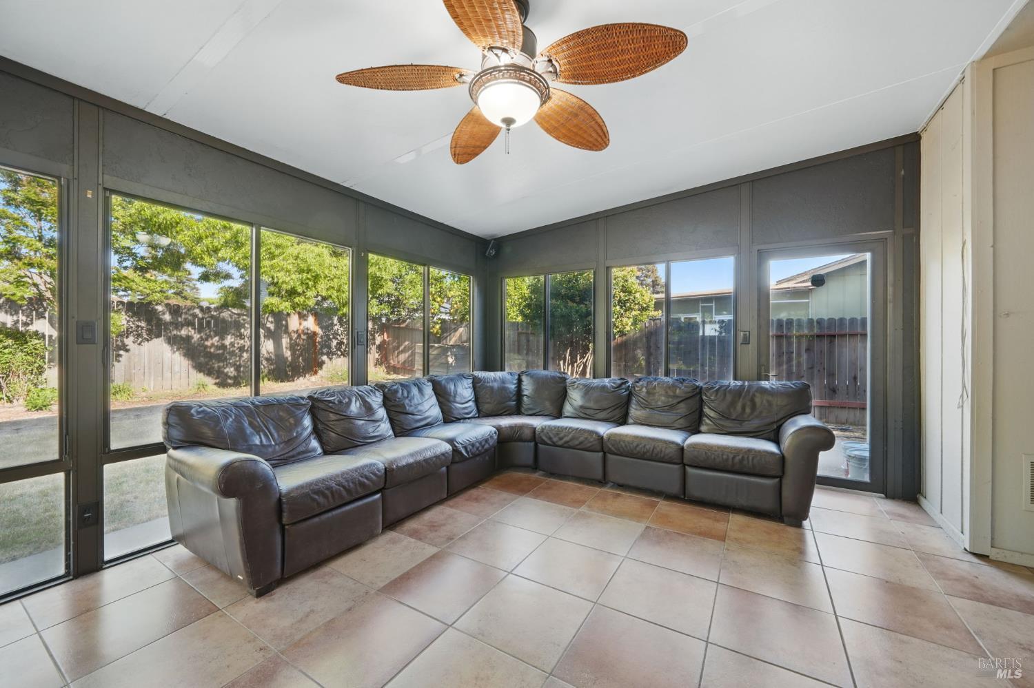 Detail Gallery Image 8 of 25 For 819 Bluejay Dr, Suisun City,  CA 94585 - 4 Beds | 2/1 Baths