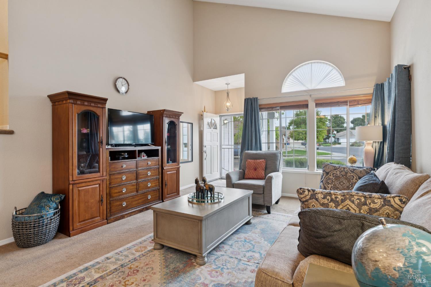 Detail Gallery Image 9 of 56 For 8501 Shadetree Dr, Windsor,  CA 95492 - 4 Beds | 3 Baths