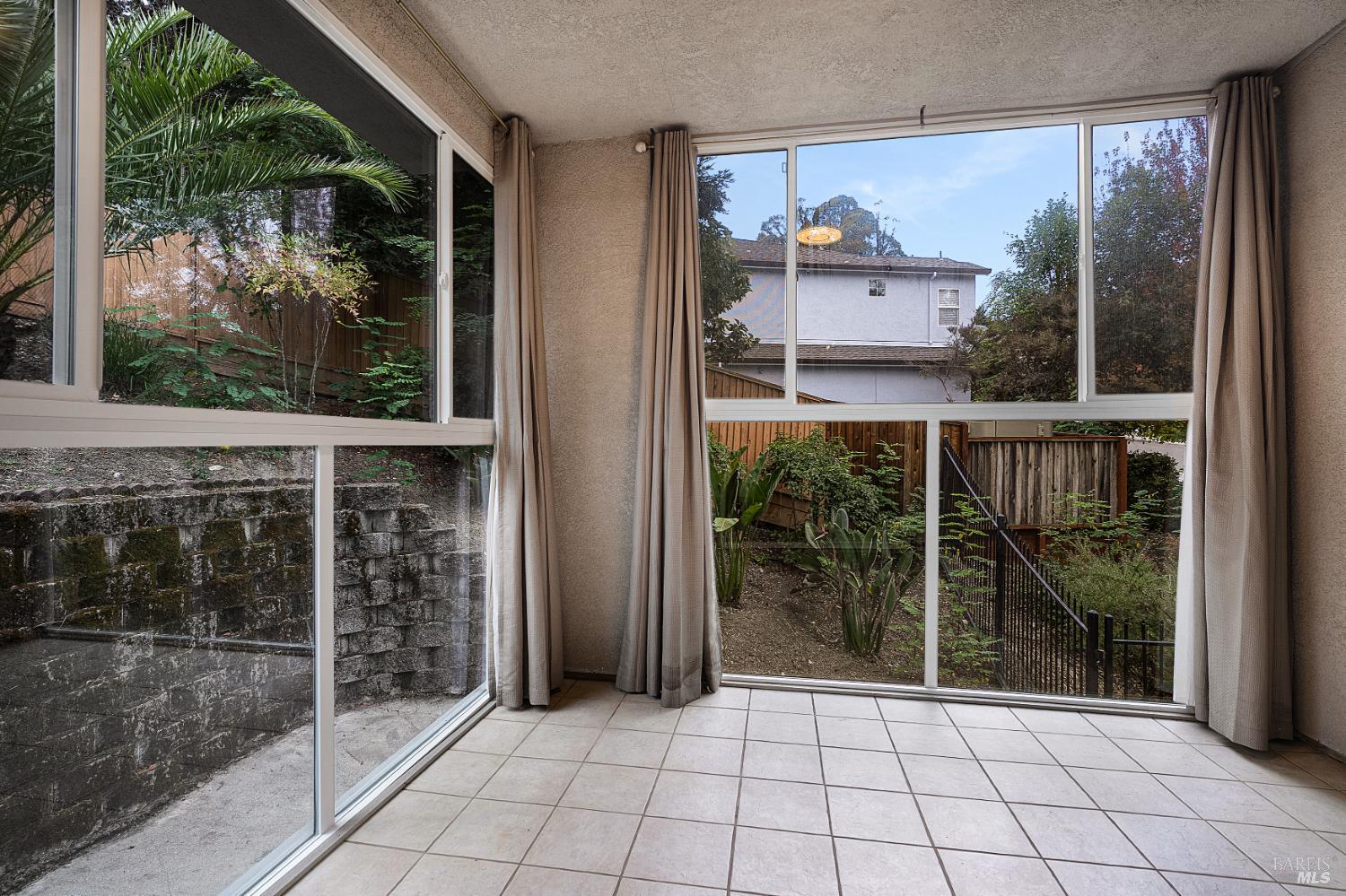 Detail Gallery Image 22 of 71 For 3428 Lake Park Ct, Santa Rosa,  CA 95403 - 4 Beds | 3/1 Baths