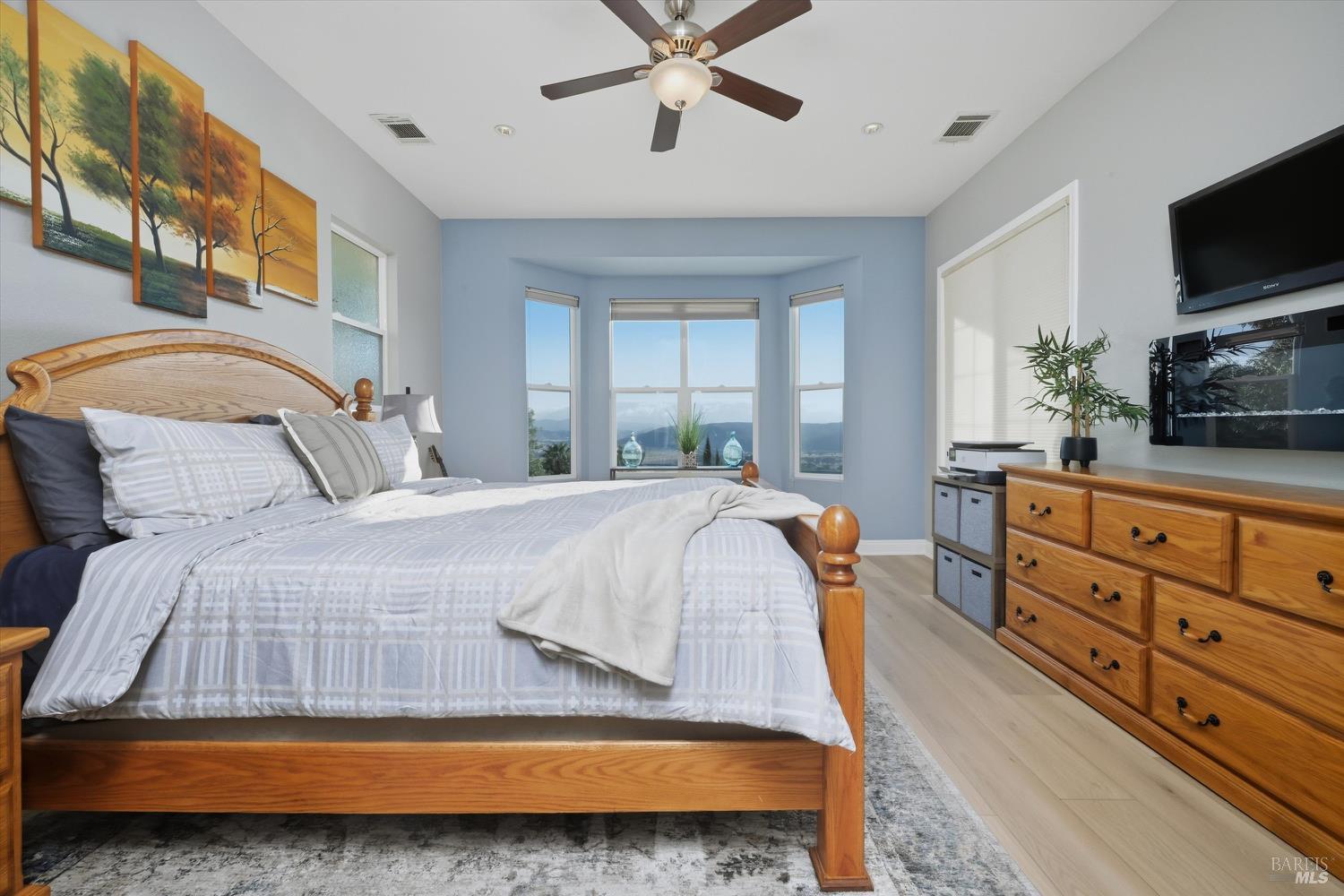 Detail Gallery Image 32 of 79 For 18530 Glenwood Rd, Hidden Valley Lake,  CA 95467 - 3 Beds | 3/1 Baths