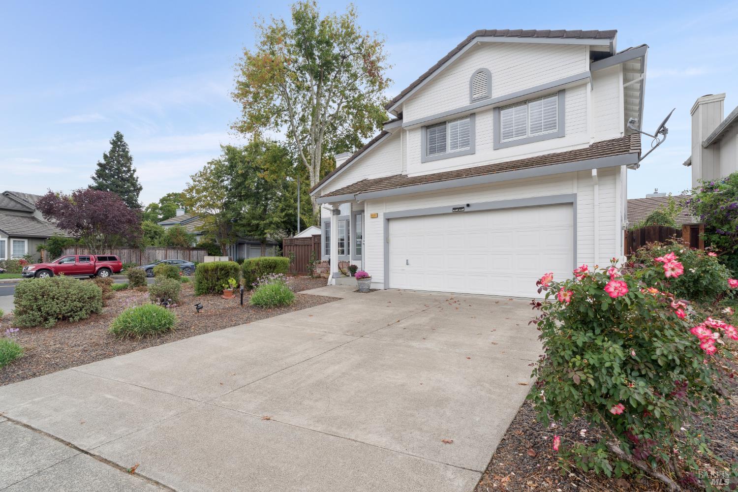 Detail Gallery Image 3 of 56 For 8501 Shadetree Dr, Windsor,  CA 95492 - 4 Beds | 3 Baths