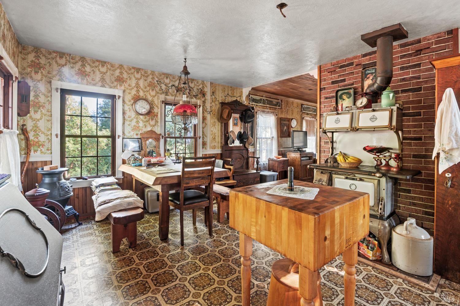 Detail Gallery Image 23 of 24 For 24600 String Creek Rd, Willits,  CA 95490 - 2 Beds | 1 Baths