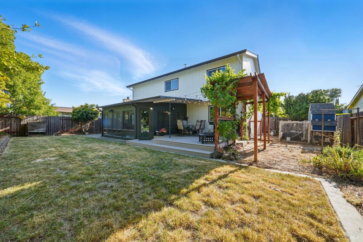 Detail Gallery Image 22 of 25 For 819 Bluejay Dr, Suisun City,  CA 94585 - 4 Beds | 2/1 Baths
