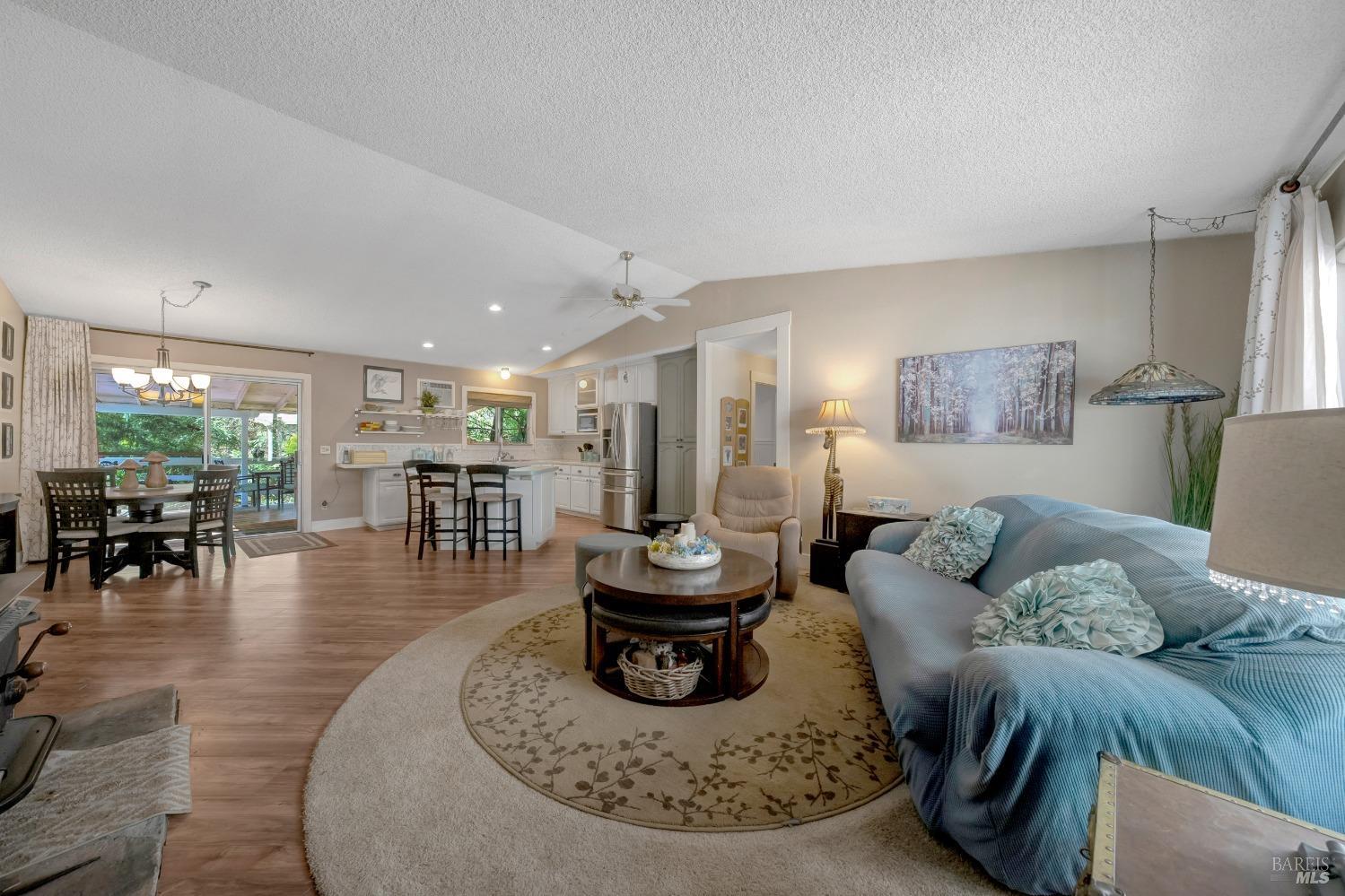 Detail Gallery Image 8 of 61 For 16675 Mountain View Dr, Cobb,  CA 95426 - 4 Beds | 3 Baths