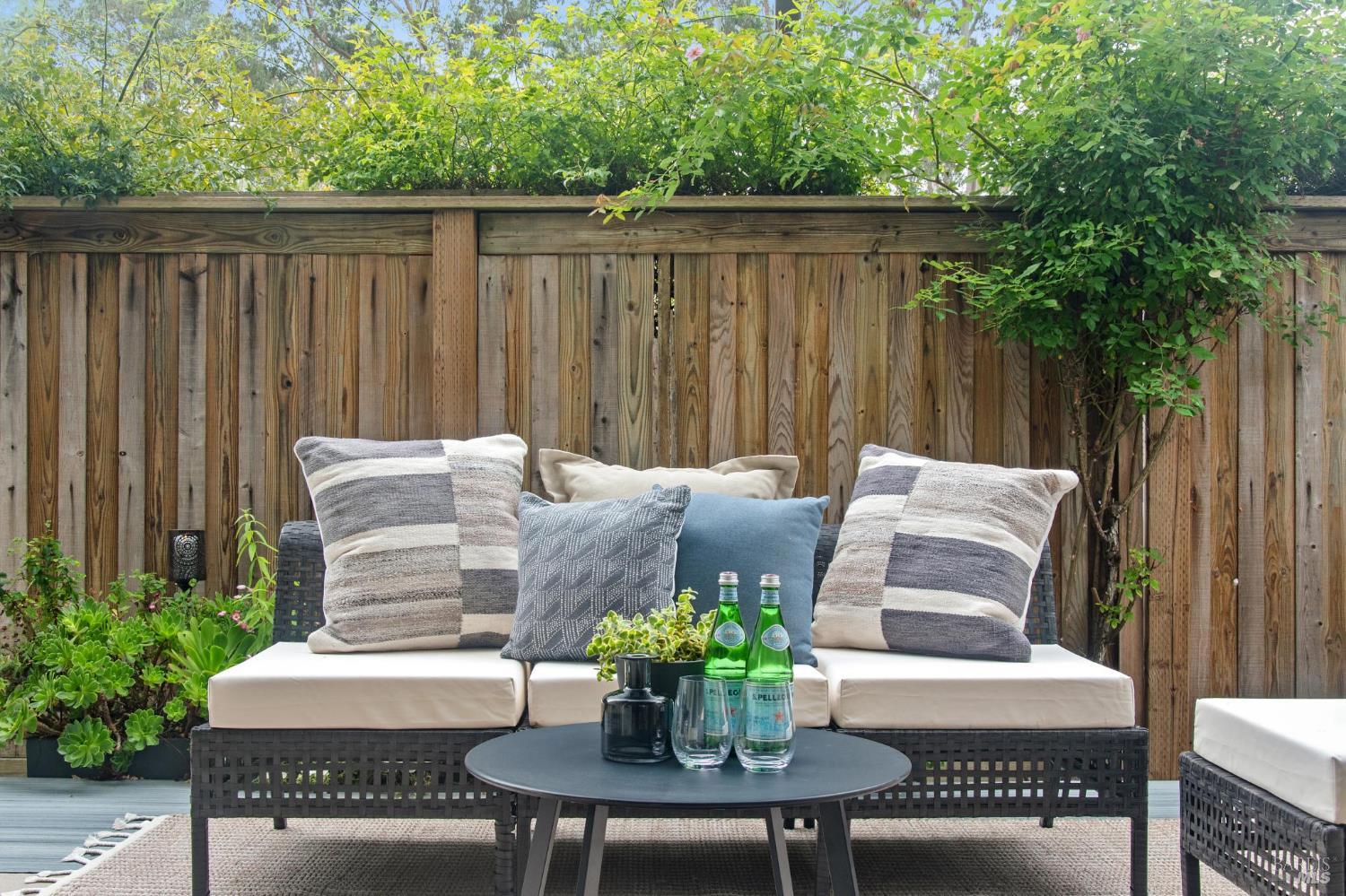 Detail Gallery Image 19 of 54 For 121 Eucalyptus Knoll St, Mill Valley,  CA 94941 - 2 Beds | 2 Baths