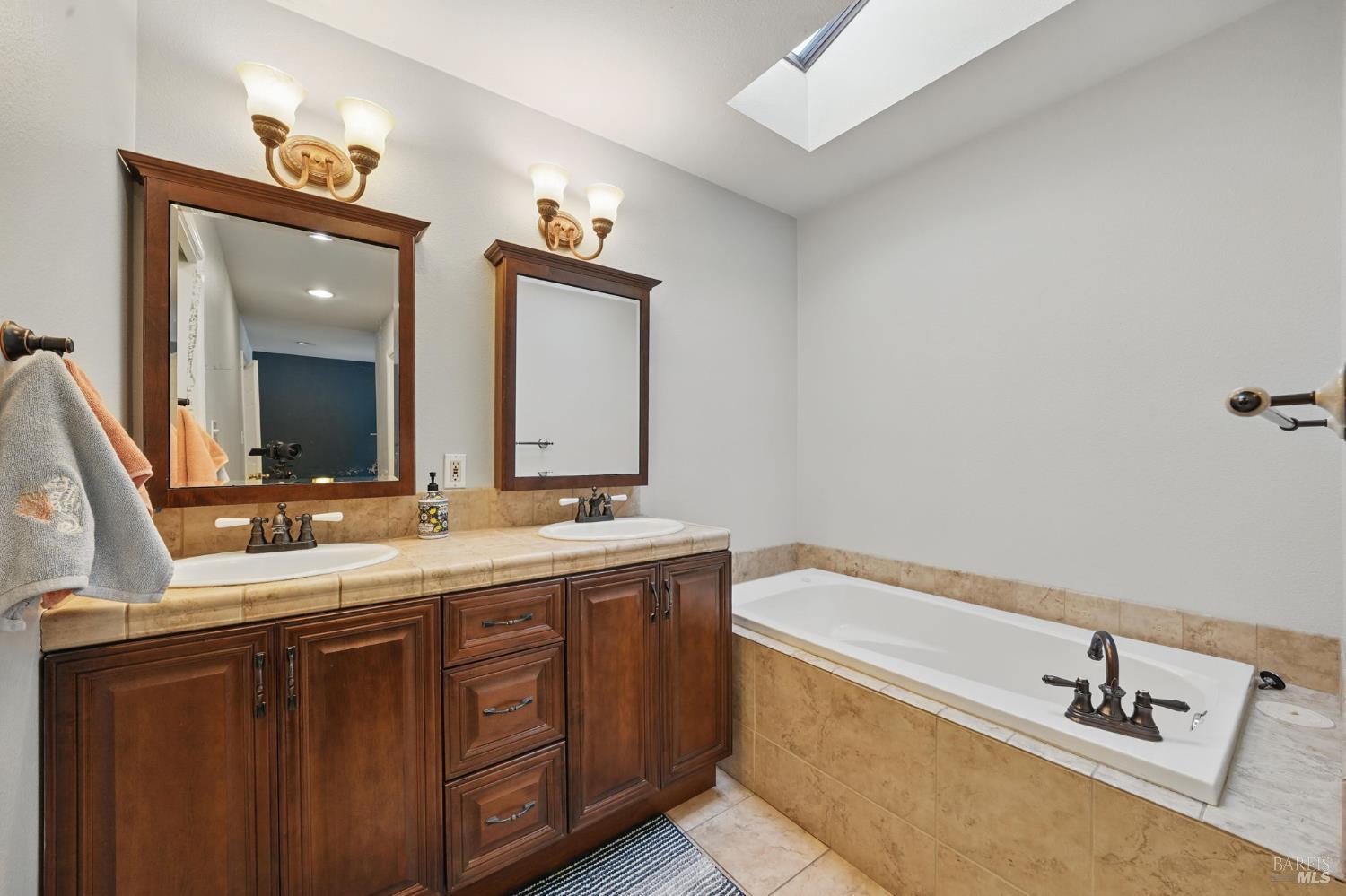 Detail Gallery Image 17 of 25 For 819 Bluejay Dr, Suisun City,  CA 94585 - 4 Beds | 2/1 Baths