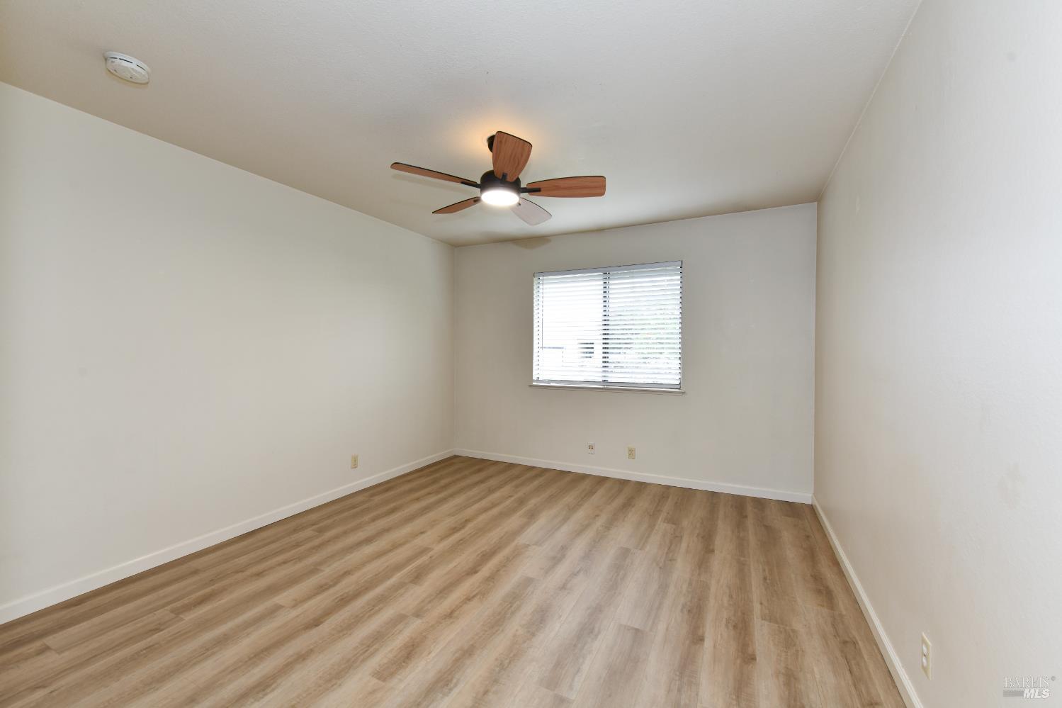 Detail Gallery Image 13 of 28 For 143 Vineyard Cir, Yountville,  CA 94559 - 2 Beds | 2 Baths